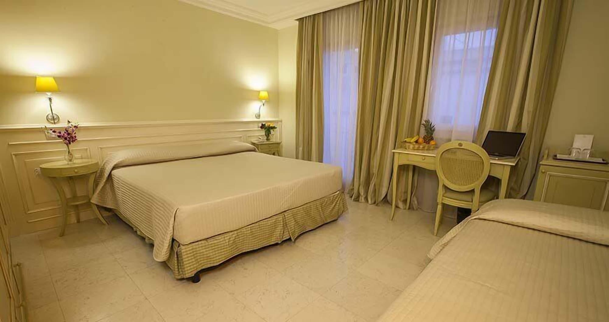 Palace Hotel Весте Екстериор снимка