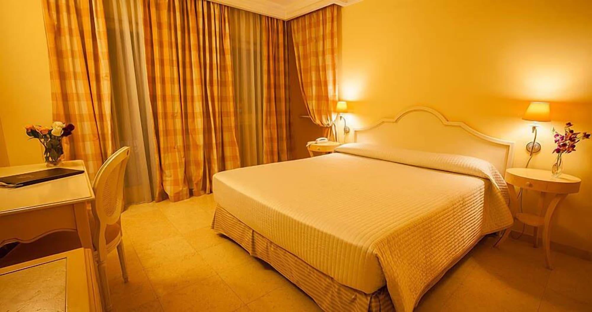 Palace Hotel Весте Екстериор снимка