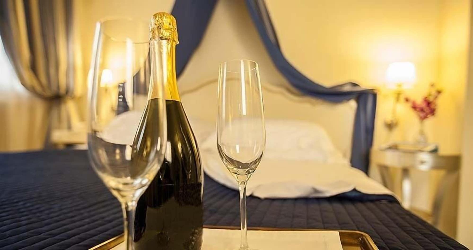 Palace Hotel Весте Екстериор снимка