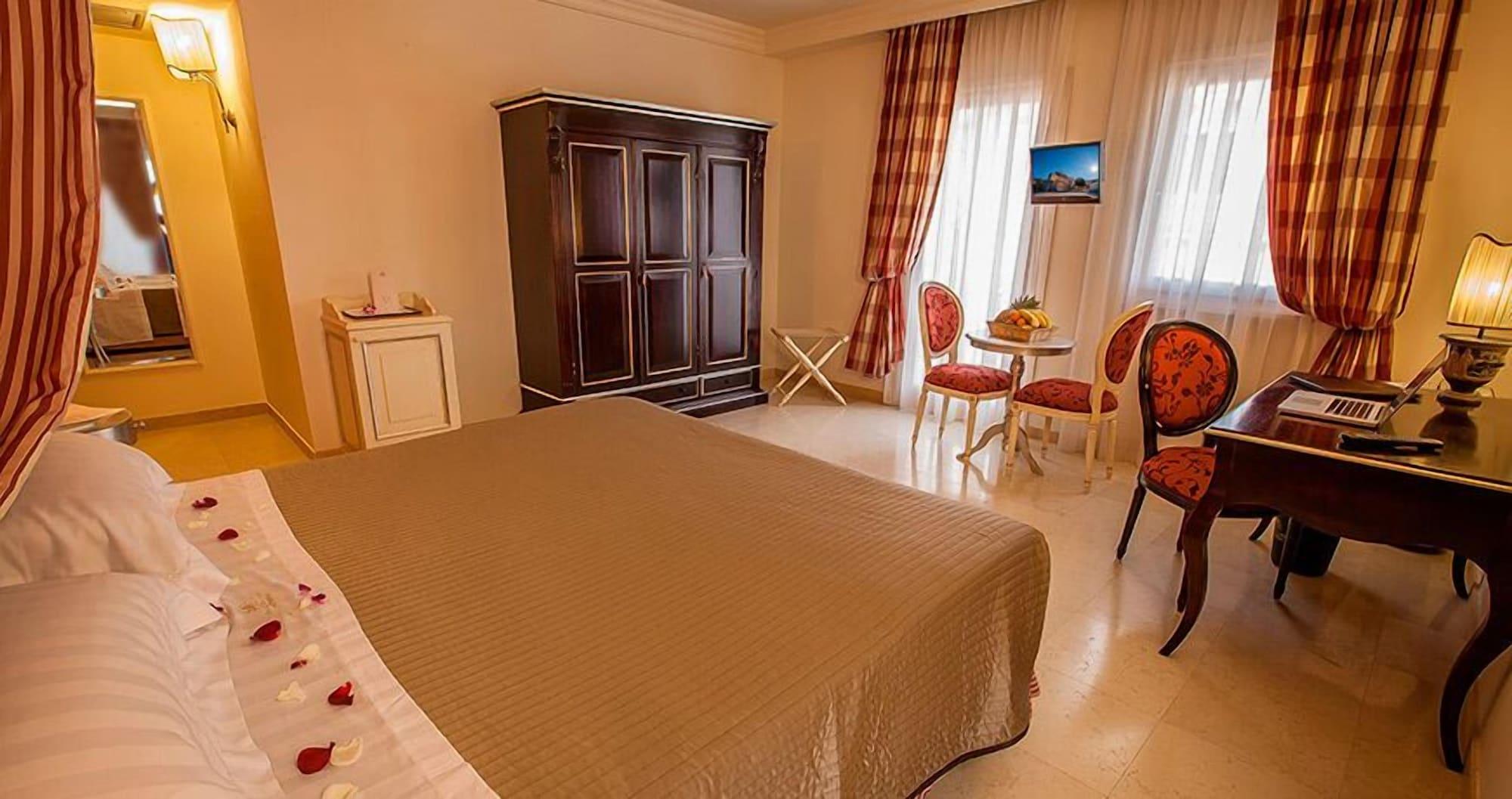 Palace Hotel Весте Екстериор снимка