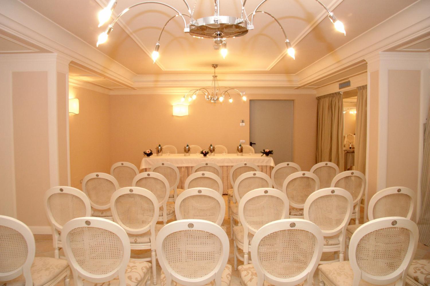 Palace Hotel Весте Екстериор снимка