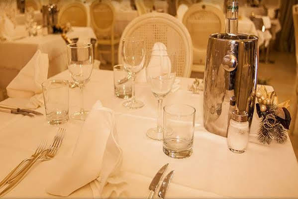 Palace Hotel Весте Екстериор снимка