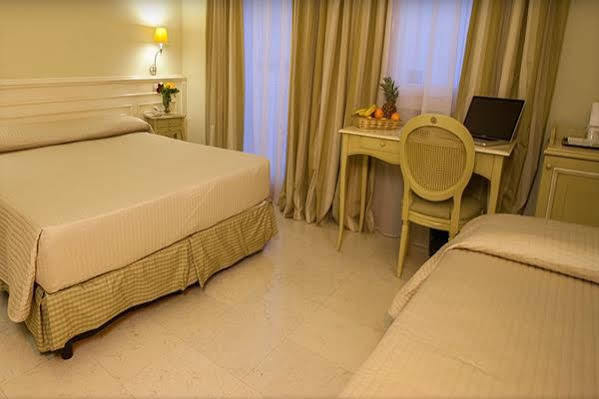 Palace Hotel Весте Екстериор снимка