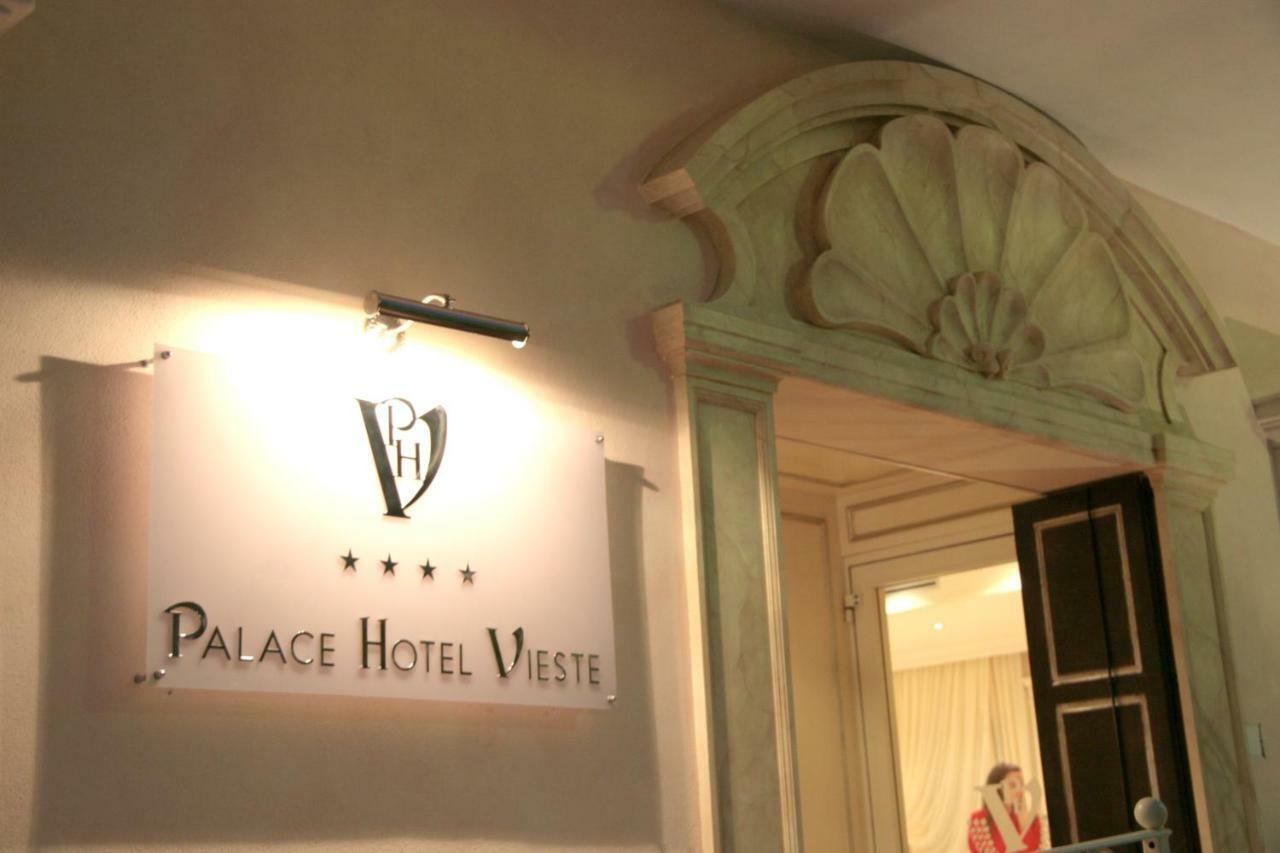 Palace Hotel Весте Екстериор снимка