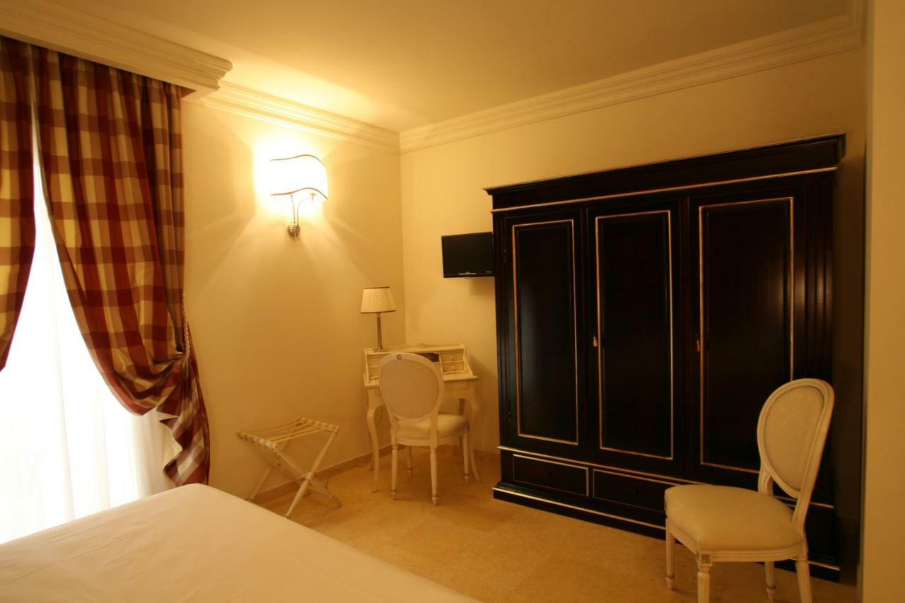 Palace Hotel Весте Екстериор снимка